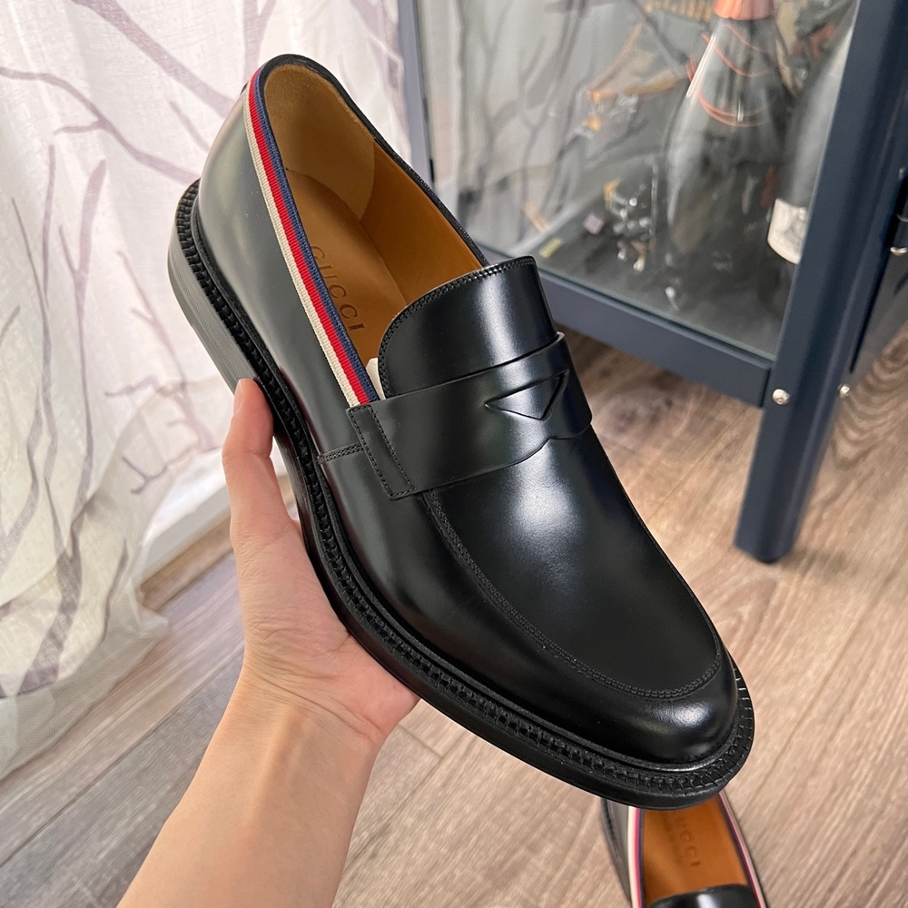 NIB GUCCI Black Leather Shezan Web Bee Grosgrain Loafers